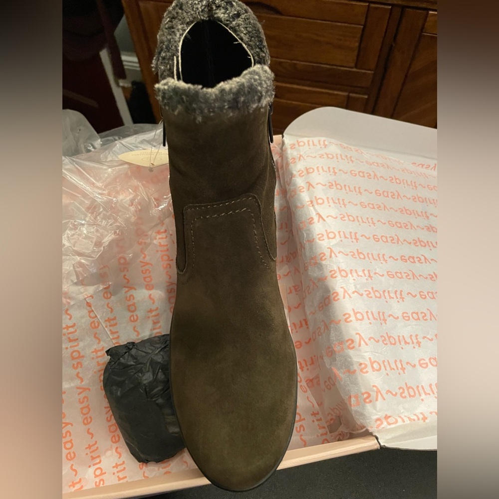 Easy spirit Adabelle faux fur lined booties - Picture 2 of 6